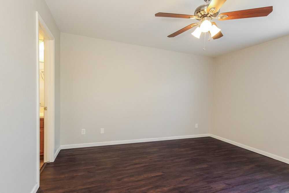 6728 N 130th Ave - Photo 6 of 17