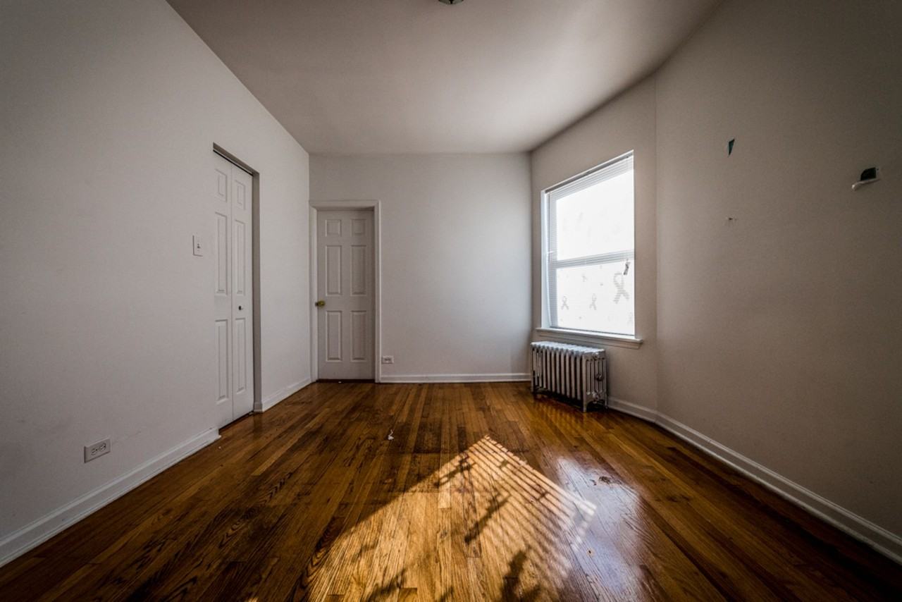 8141 S Kingston Ave Chicago, IL 60617 - Photo 5 of 30