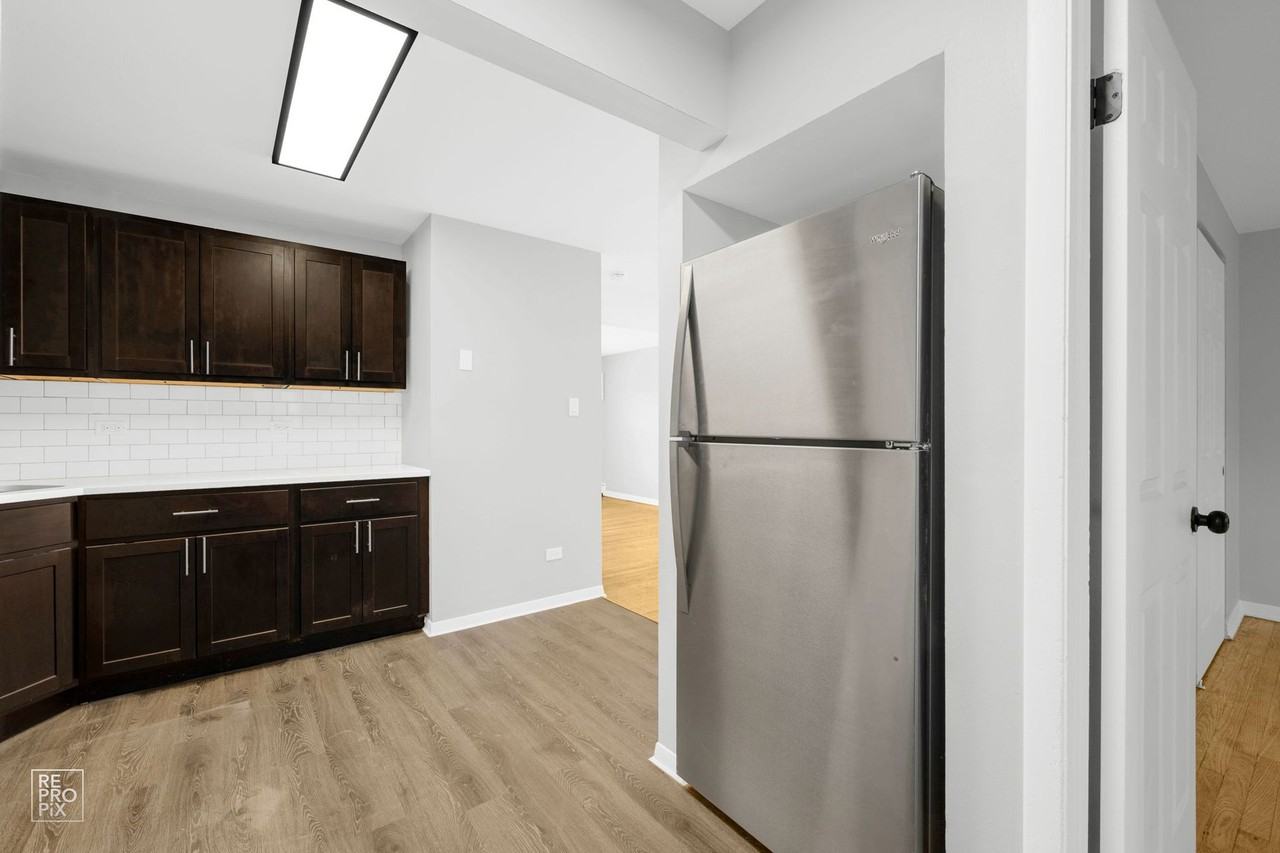 8935 S Dauphin Ave - Photo 4 of 11