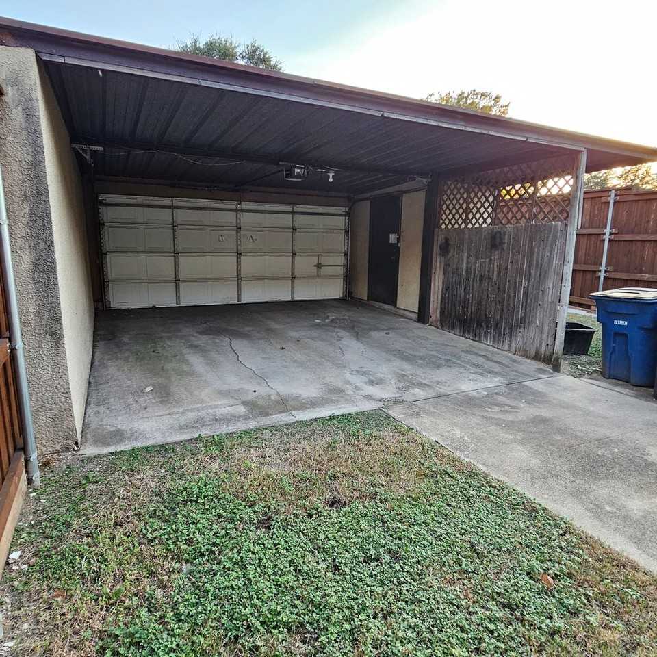 1521 Gailbrook Ln - Photo 2 of 22