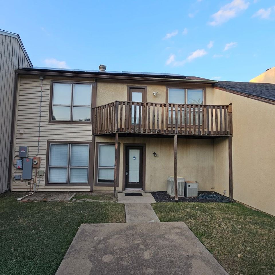 1521 Gailbrook Ln - Photo 3 of 22