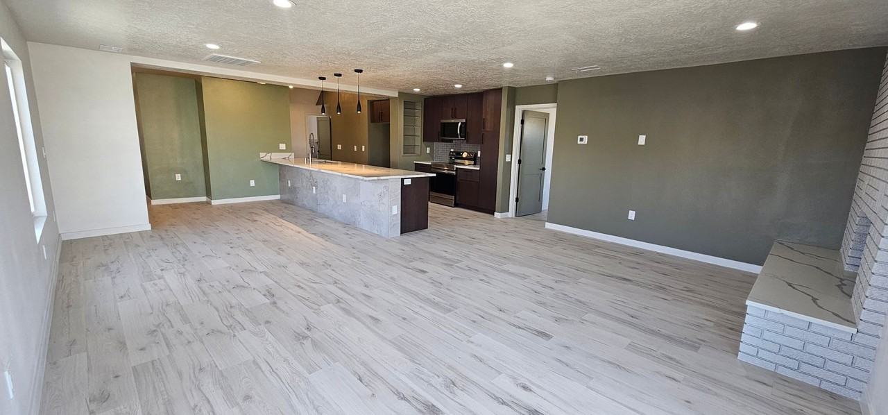 505 Los Arboles Ave Nw - Photo 3 of 36