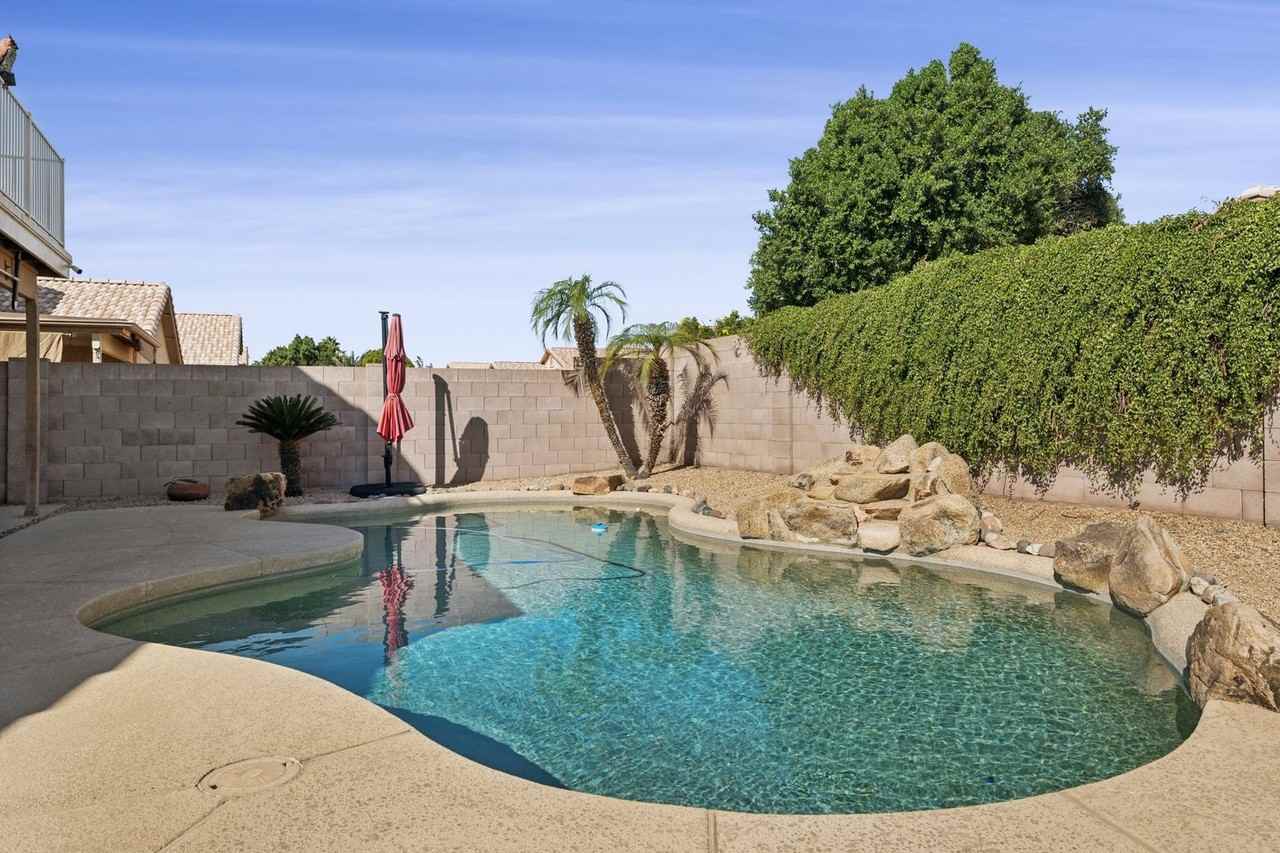 8630 W Marconi Ave - Photo 2 of 36