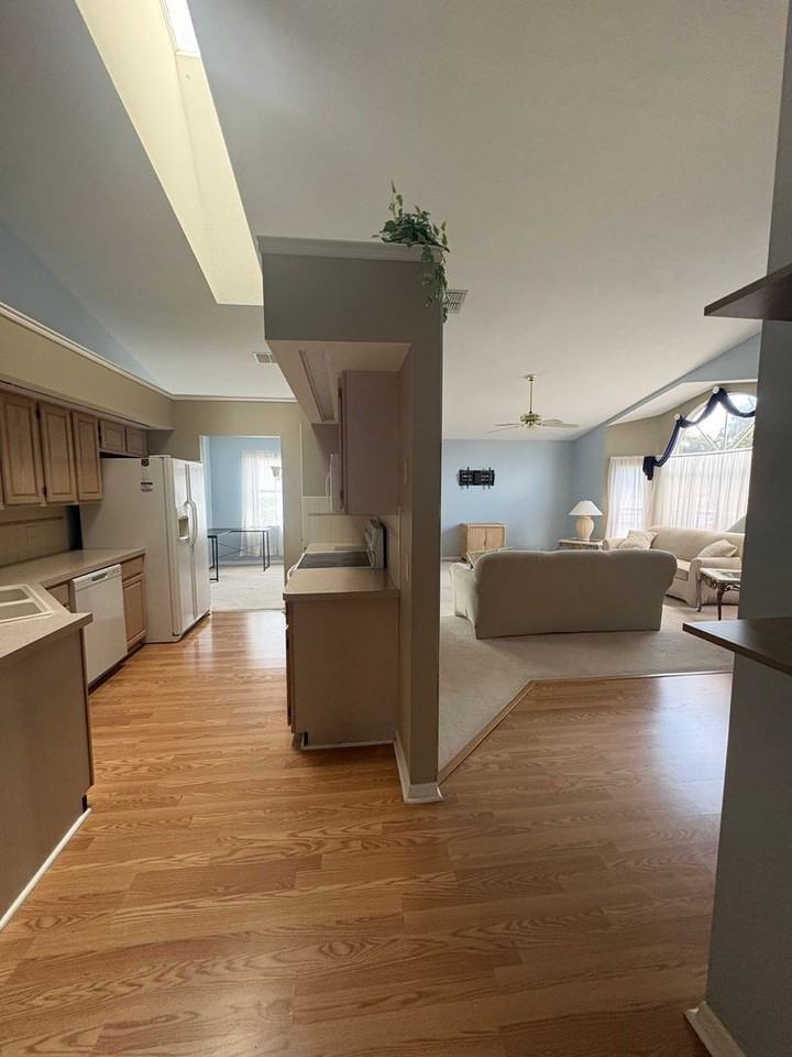 8439 Pavilion Dr - Photo 3 of 11