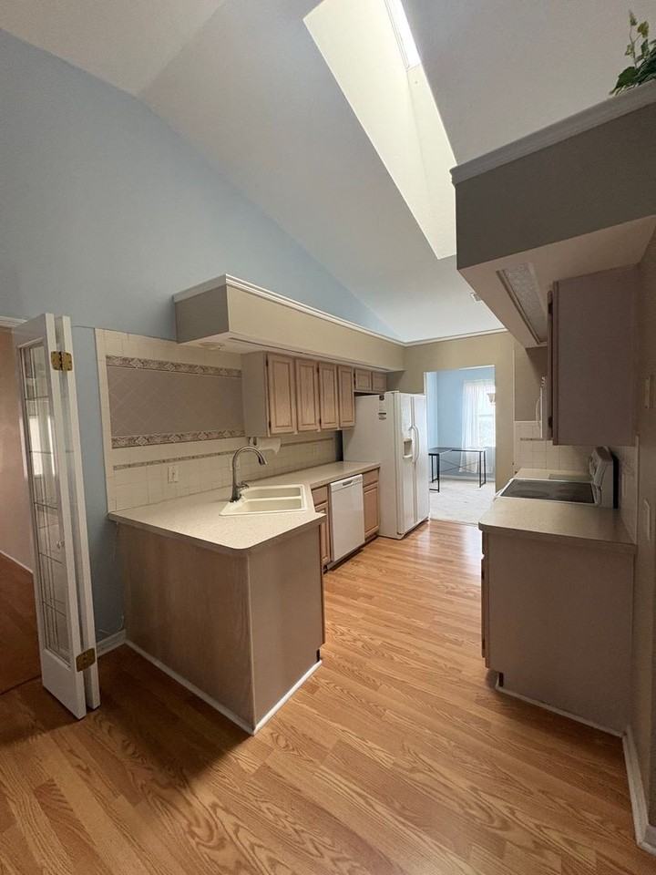 8439 Pavilion Dr - Photo 4 of 11