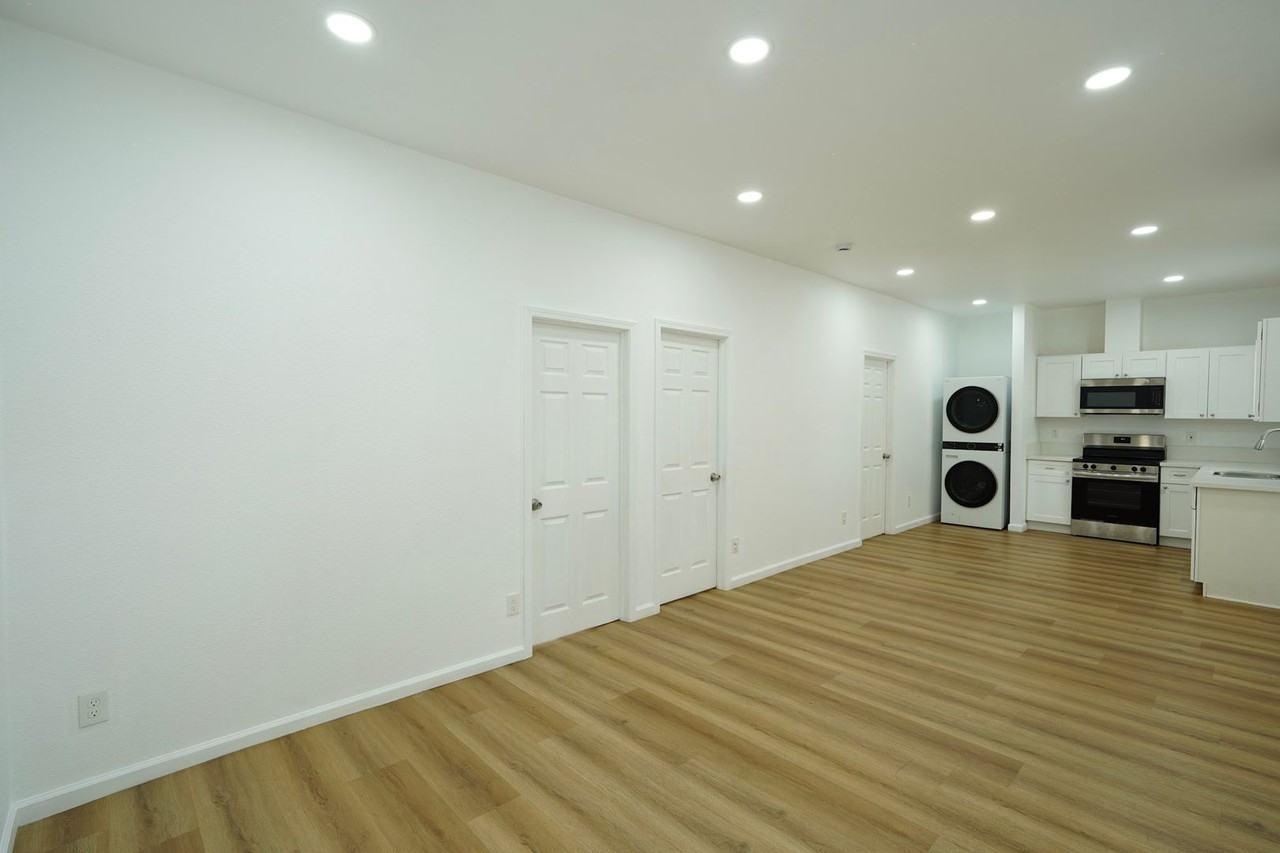 3627 Harding St - Photo 4 of 16