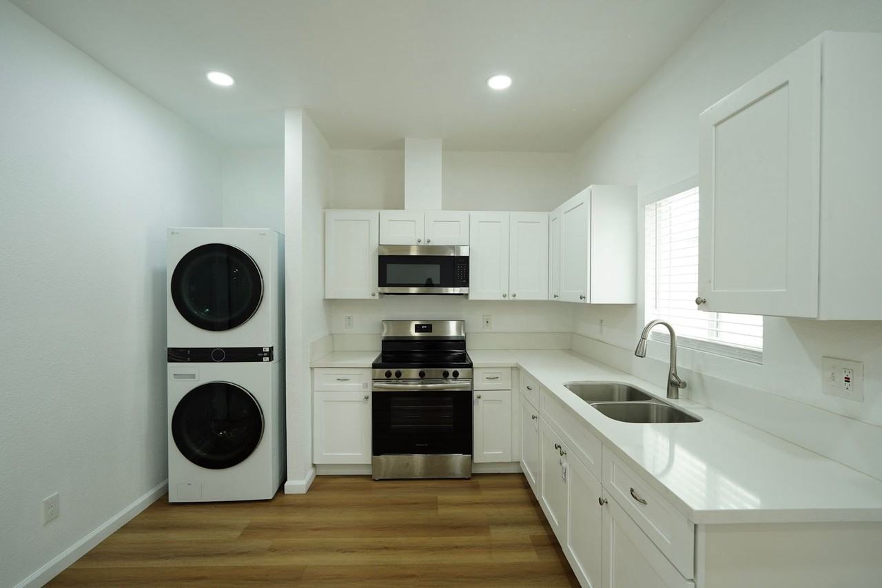 3627 Harding St - Photo 5 of 16