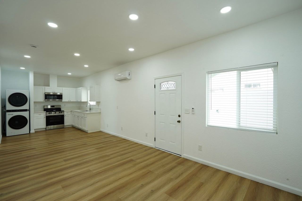 3627 Harding St - Photo 7 of 16