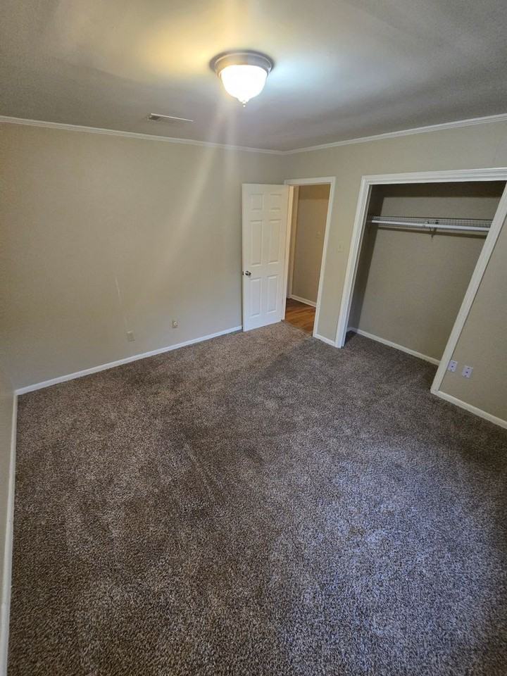 3229 Cloverland Dr - Photo 7 of 10