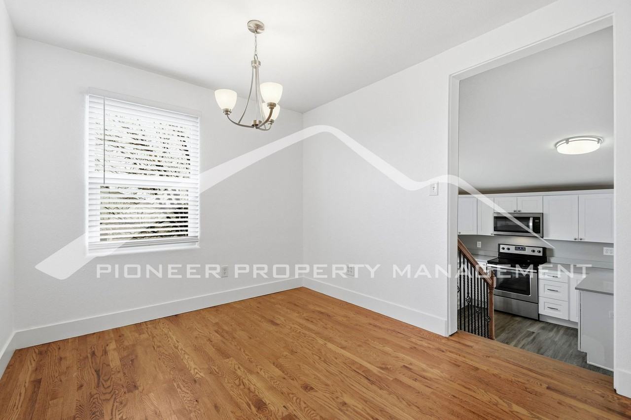 1398 W Alys Pl - Photo 5 of 31