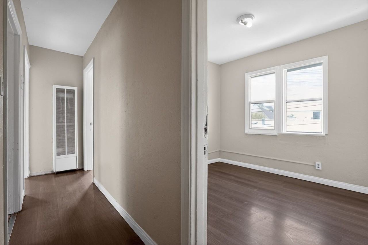 1157 E 21st St - Photo 2 of 28