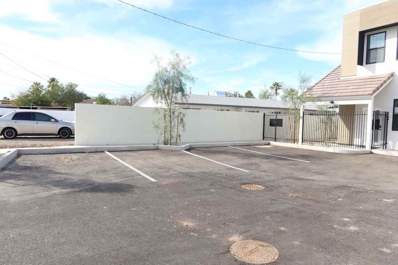 3017 - Photo 2 of 44