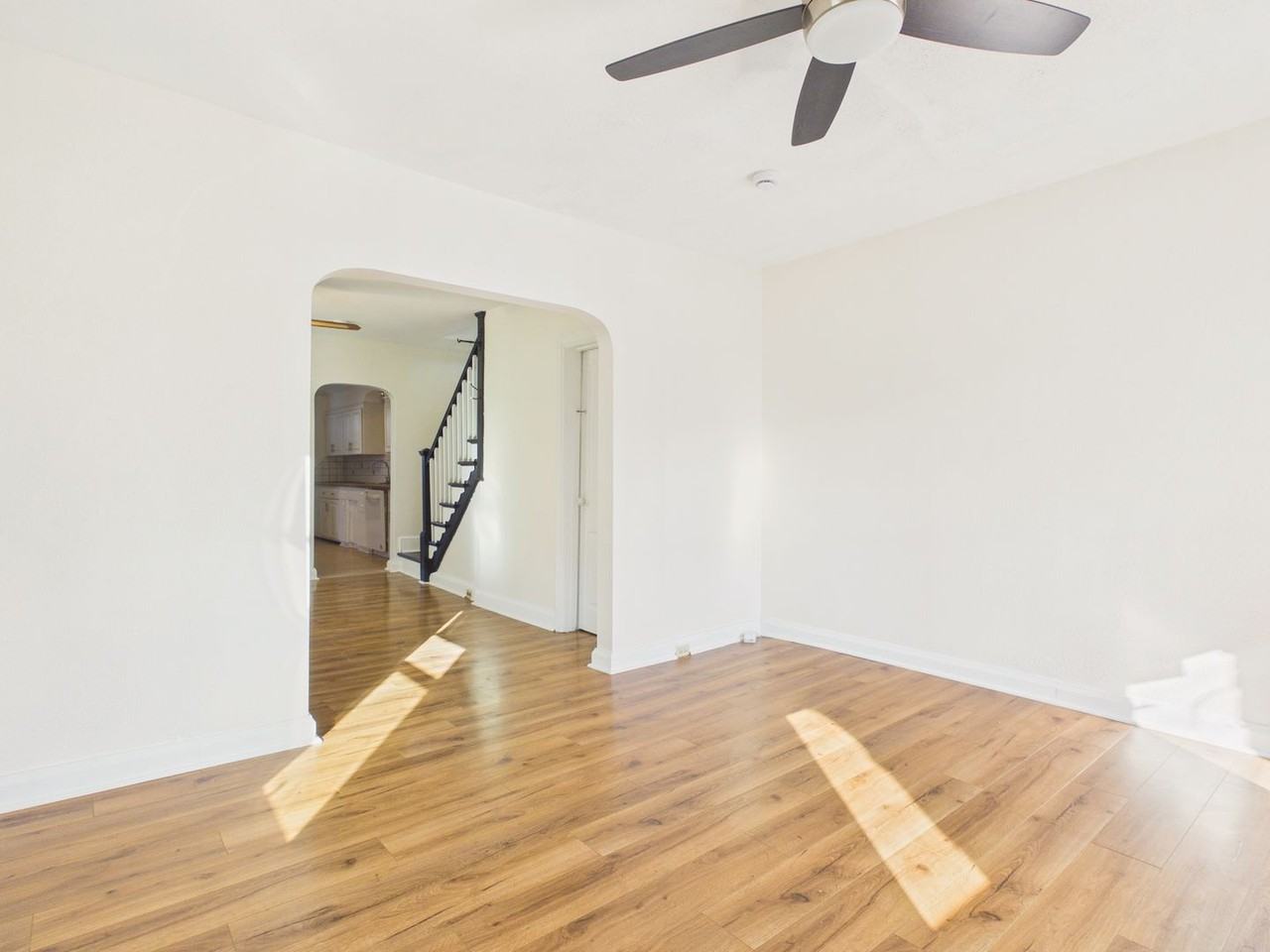 54 Nissley St - Photo 4 of 17