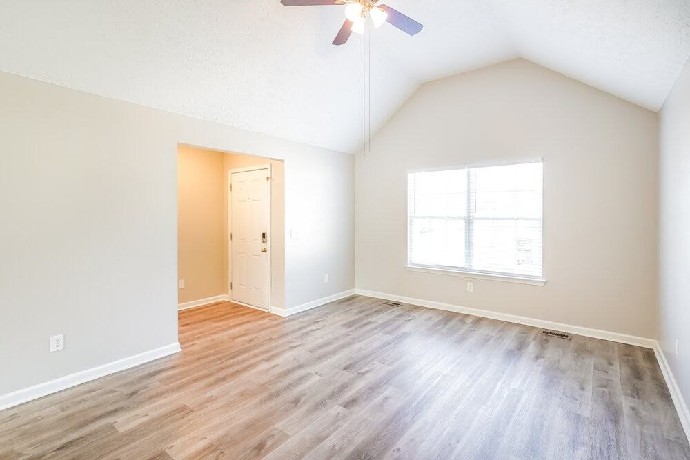 2718 Lincoya Dr - Photo 3 of 16