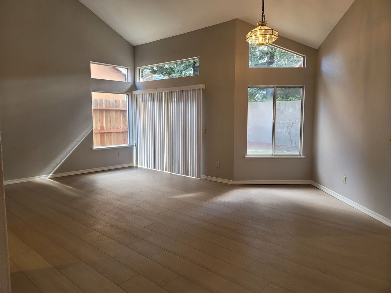 1521 Anconia St - Photo 3 of 25