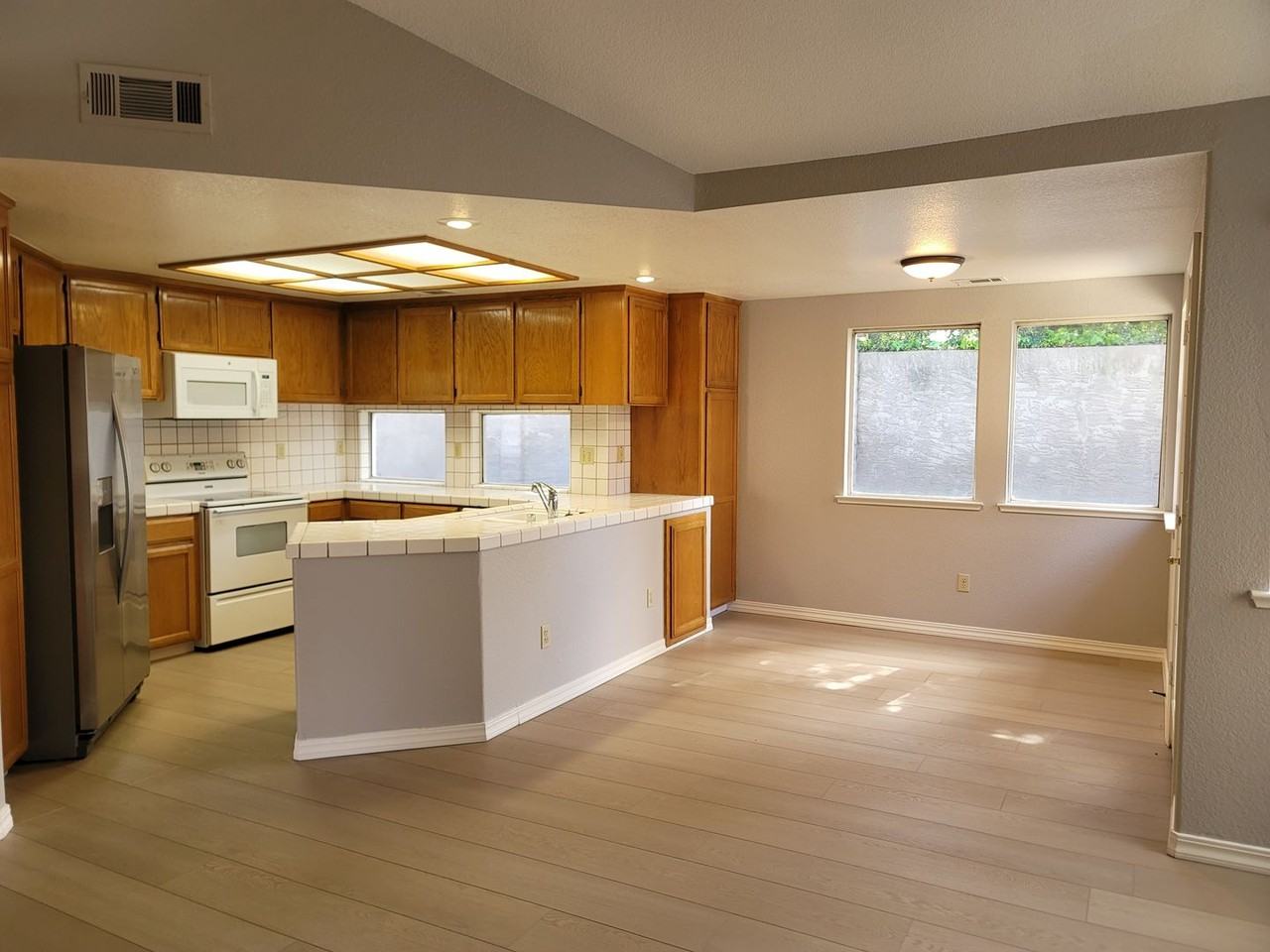 1521 Anconia St - Photo 7 of 25