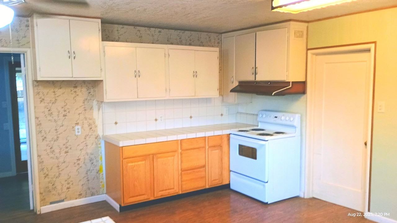 7305 Furlong Ave - Photo 4 of 8