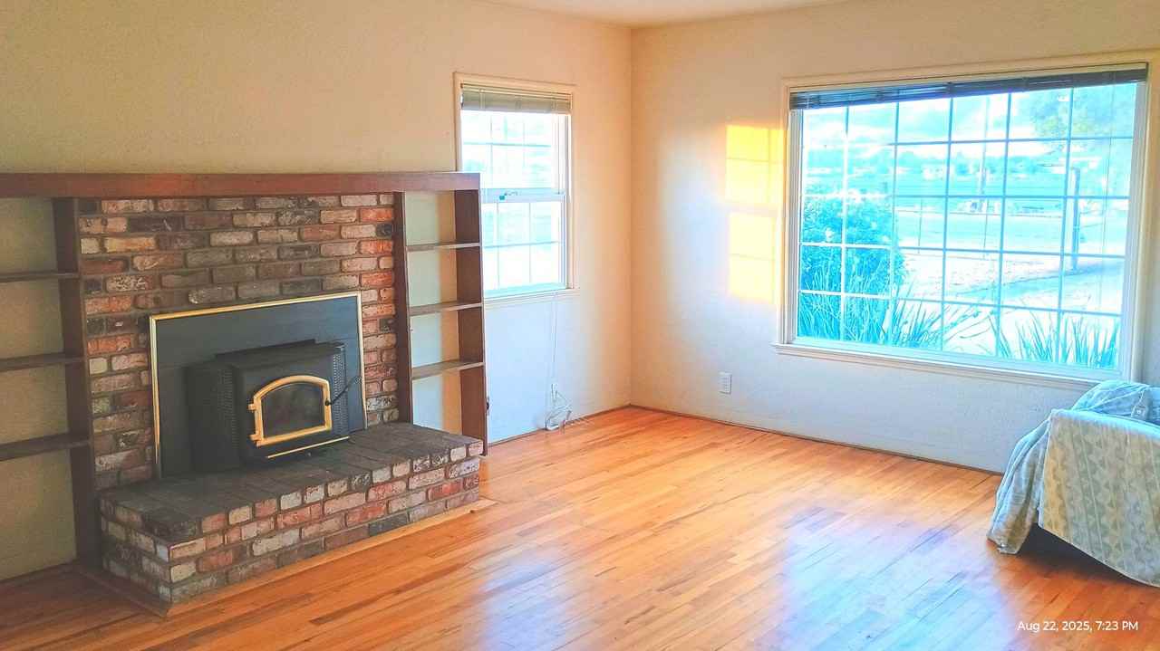 7305 Furlong Ave - Photo 5 of 8