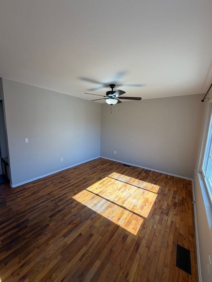 3400 Independence Ln - Photo 3 of 37