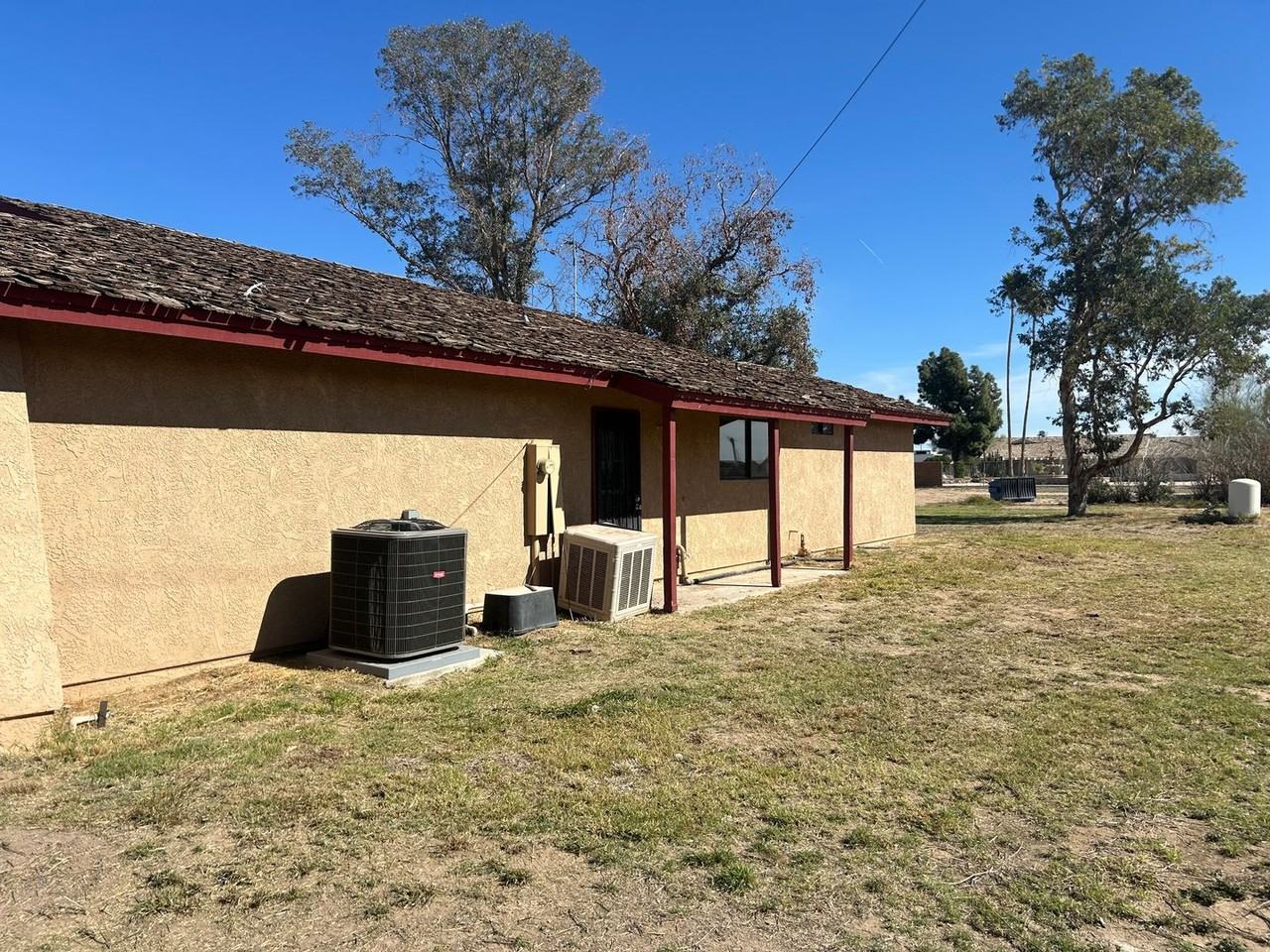 1206 E County 14th St - Photo 3 of 12