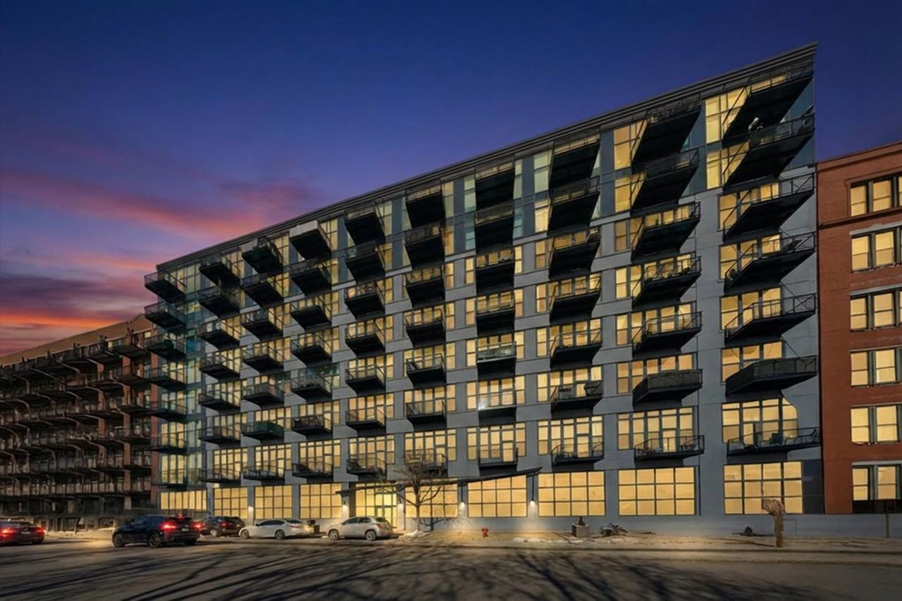 1224 W Van Buren St #504 - Photo 2 of 15