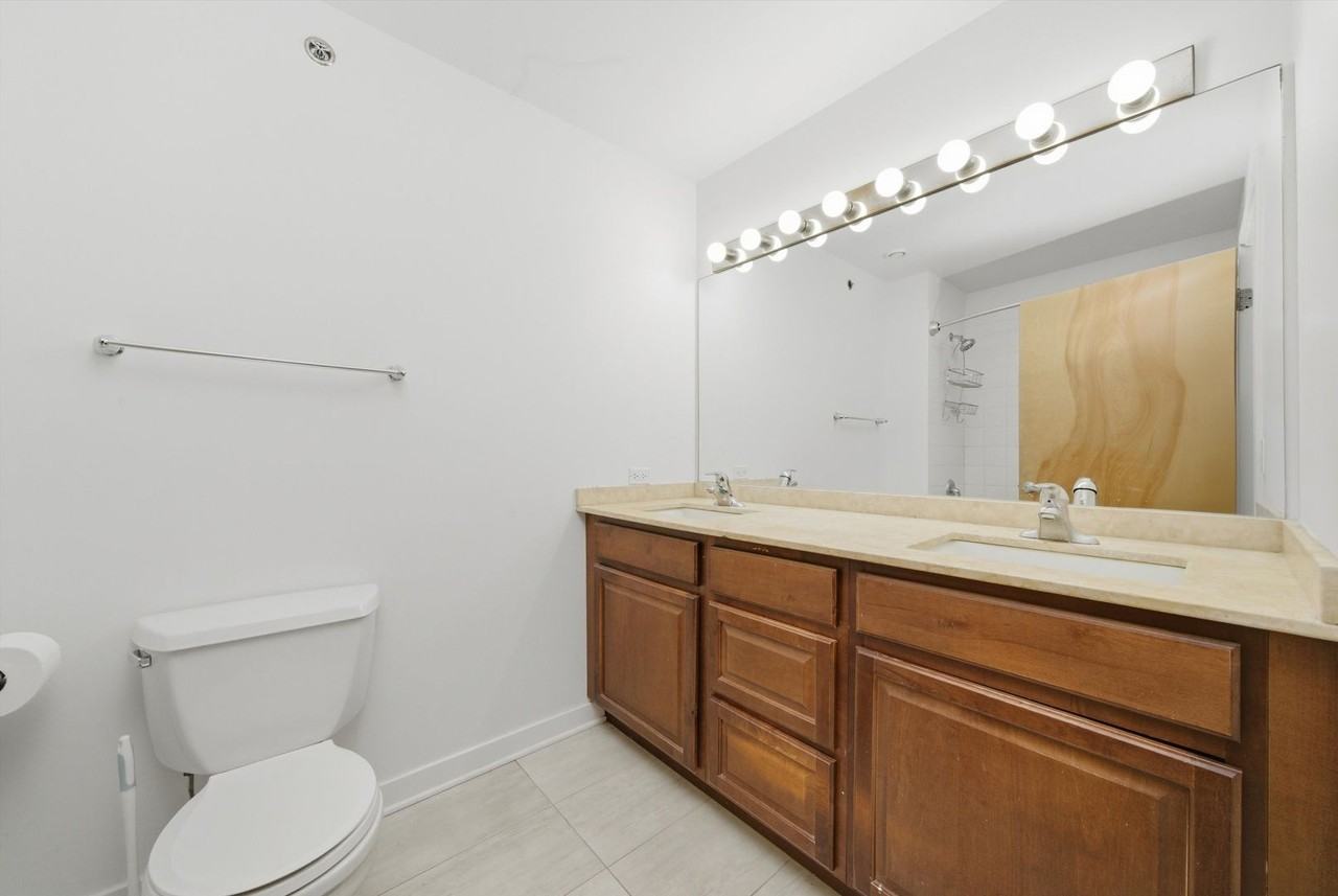 1224 W Van Buren St #504 - Photo 6 of 15