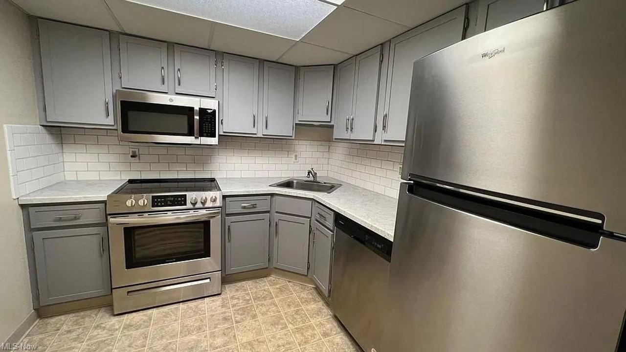 1263 Lost Nation Rd #22 - Photo 7 of 29