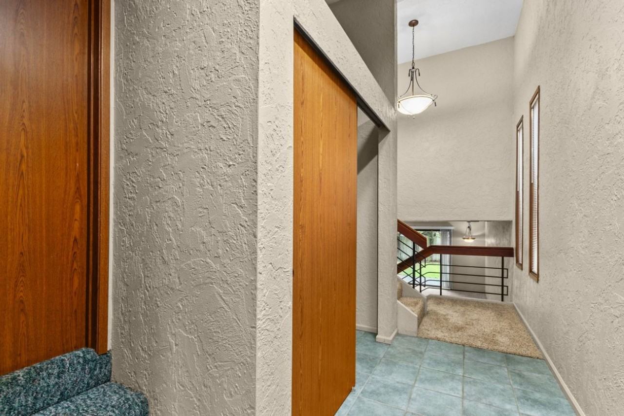 14016 Lenora Pl N - Photo 6 of 32