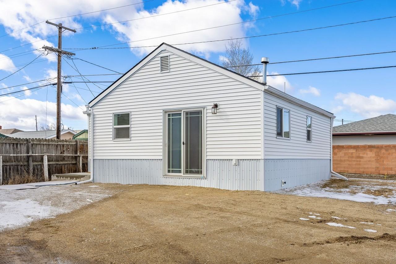 2403 S Main St - Photo 3 of 14