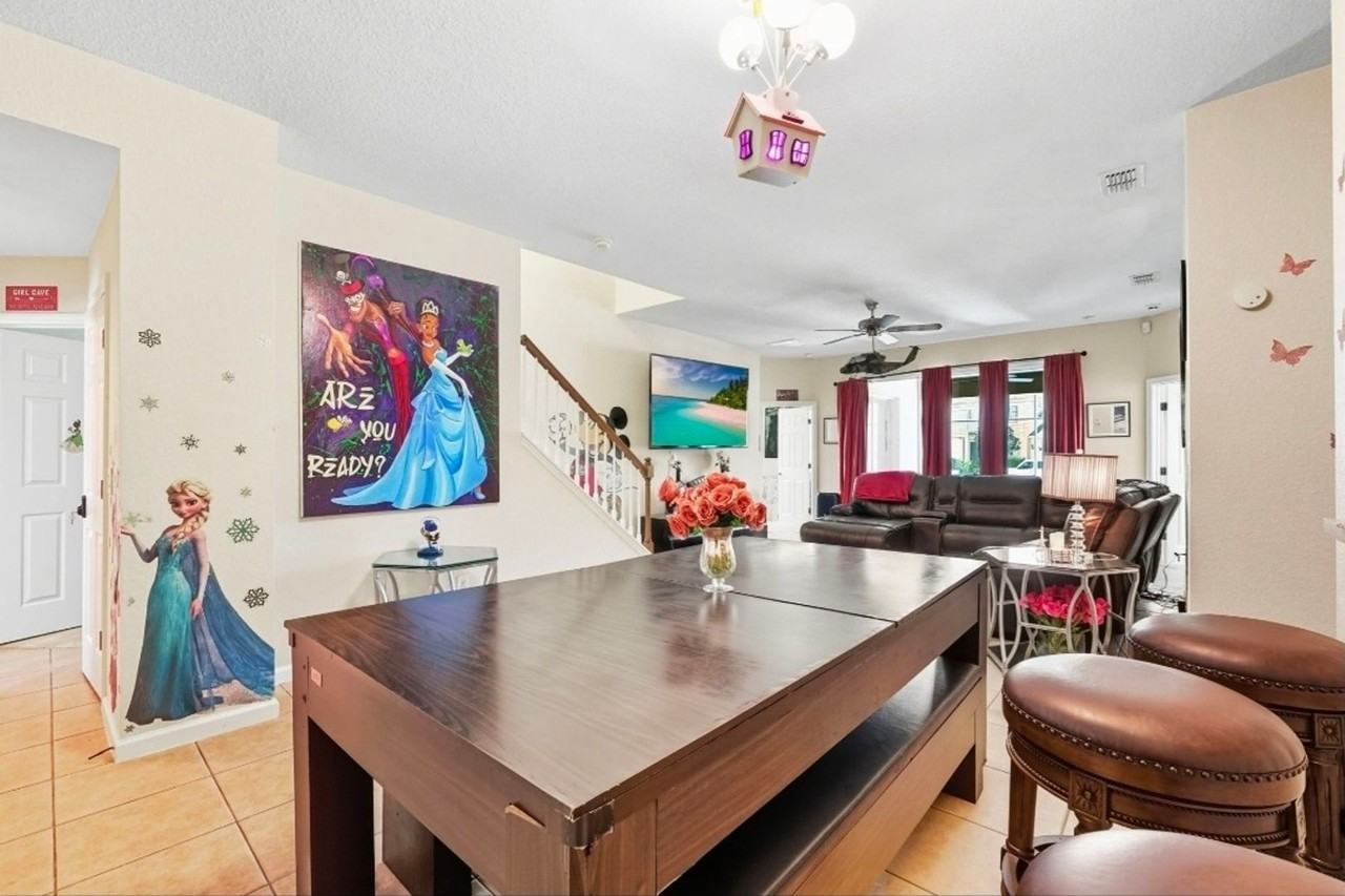 4980 Castle St W - Photo 2 of 19