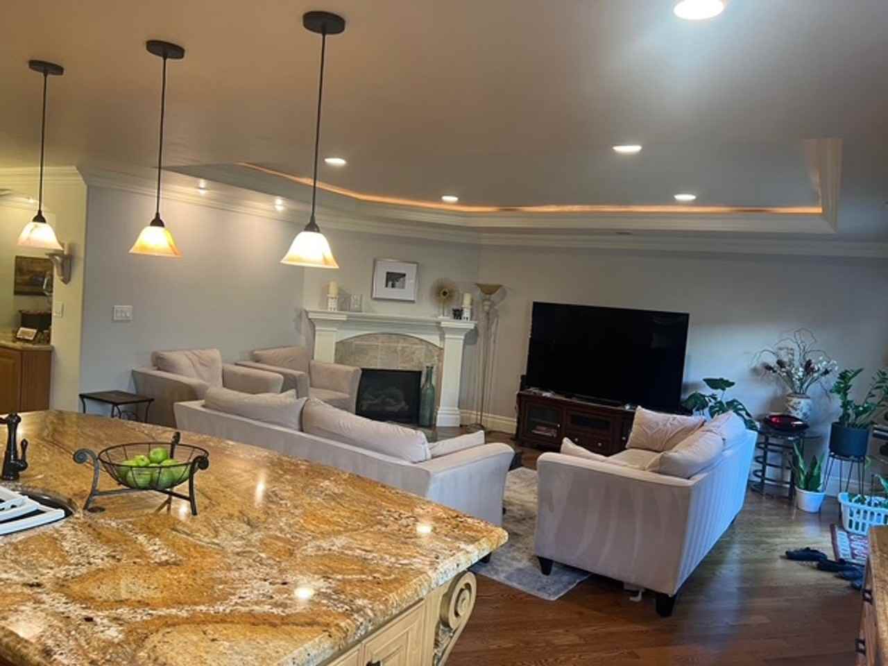 2061 Mento Dr - Photo 4 of 11