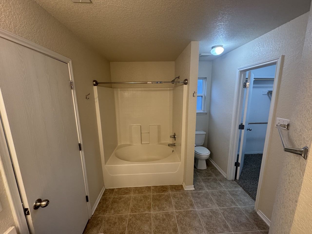 7717 Redbrush - Photo 2 of 24