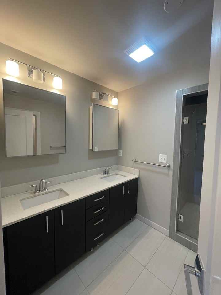 918 N Buchanan St #918 - Photo 2 of 25