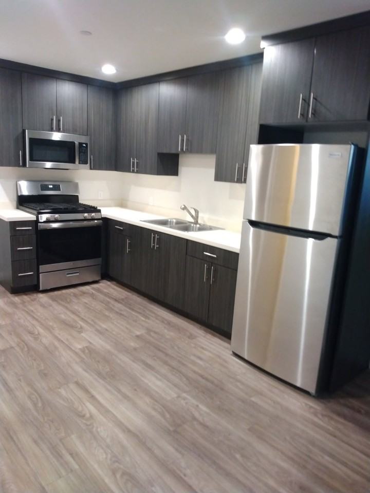 49 Oaklawn Ave #2 - Photo 2 of 5