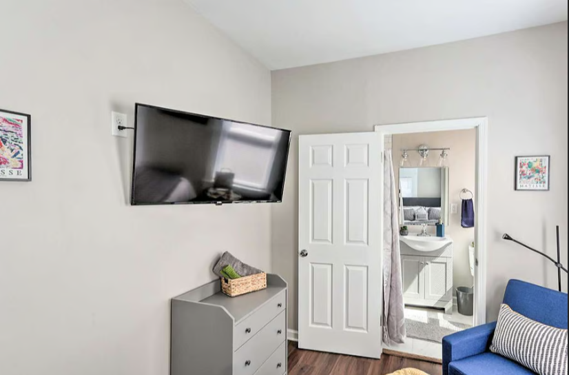 200 E Main St #1 - Photo 2 of 10