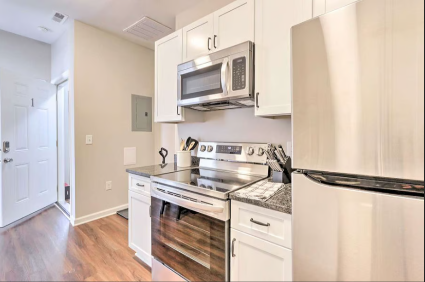 200 E Main St #1 - Photo 4 of 10