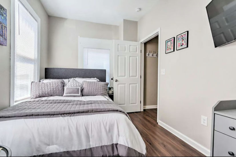 200 E Main St #1 - Photo 5 of 10