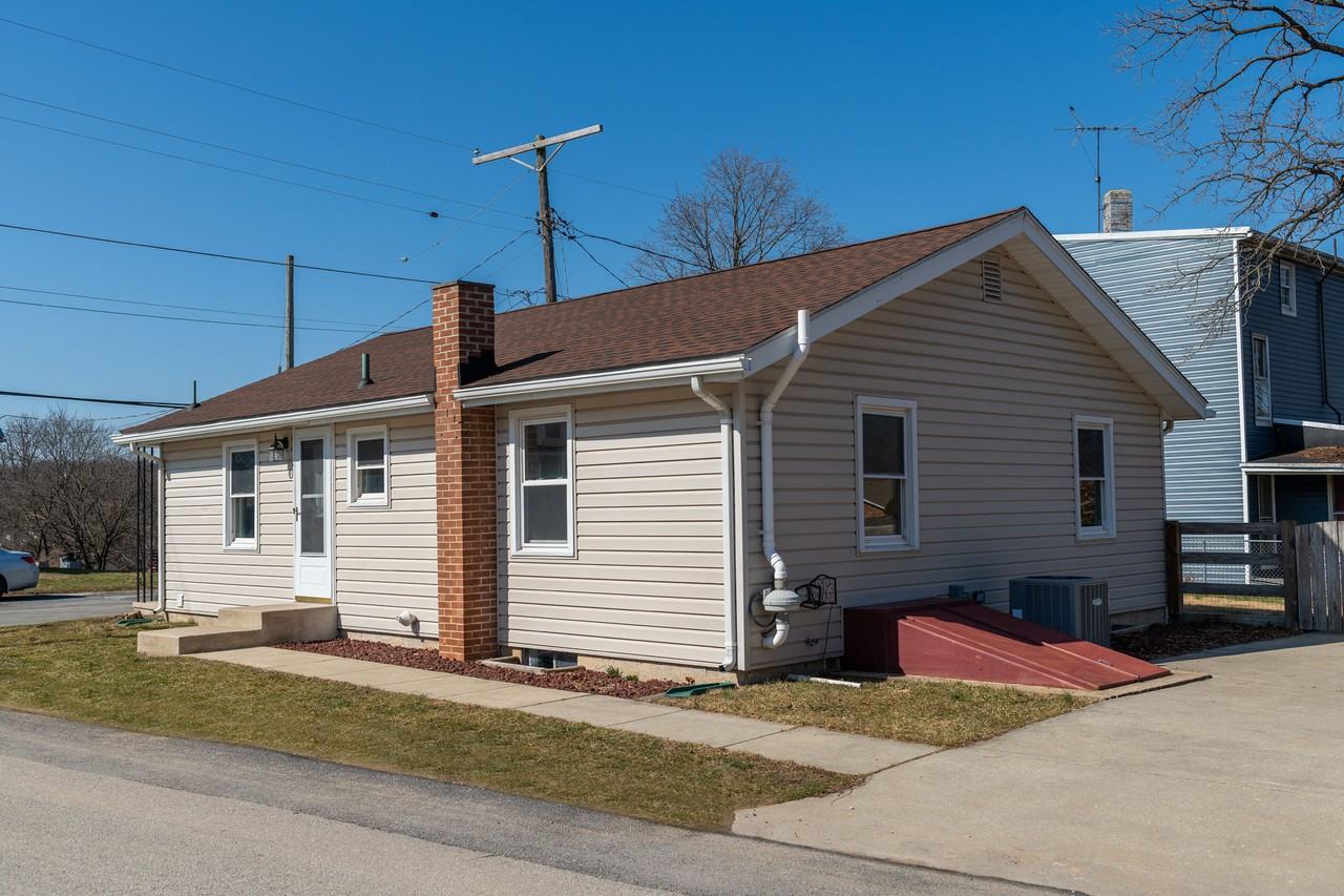 38 W George St - Photo 2 of 23