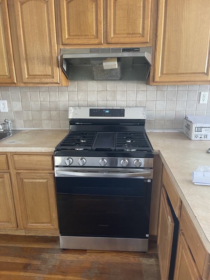 17612 132nd Ave 2nd Fl - Photo 2 of 3