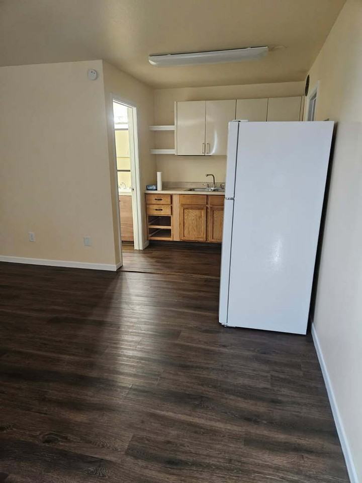 128 N Klevin St #F - Photo 3 of 4