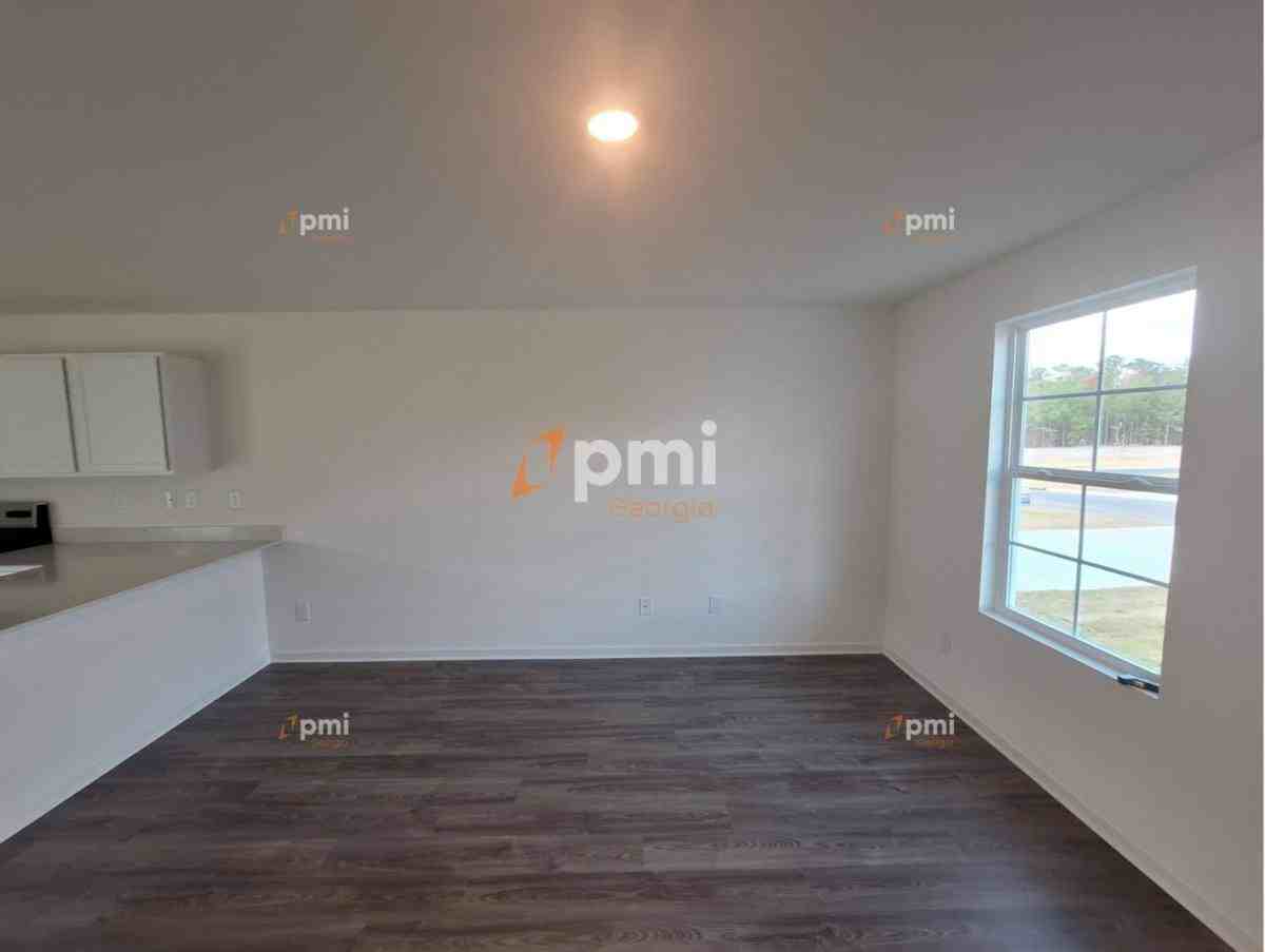 181 Kinsale Dr - Photo 3 of 10