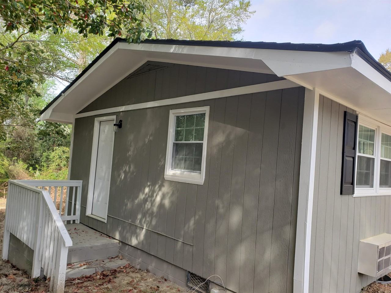 823 Mcneil St - Photo 2 of 10