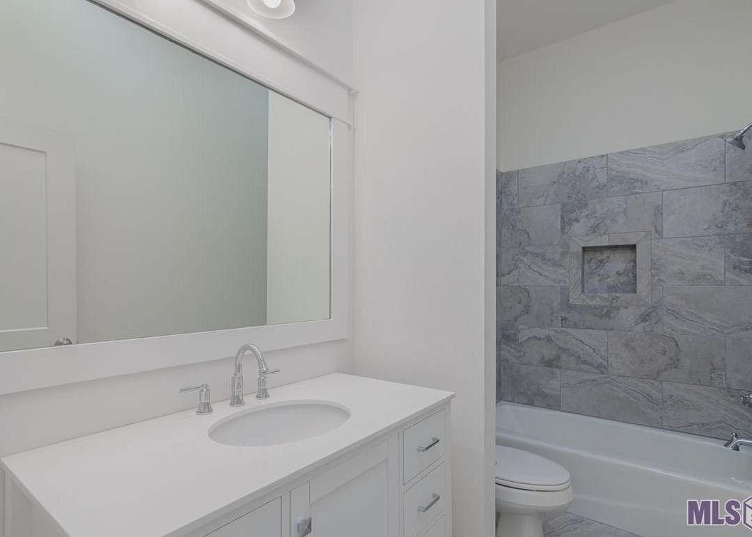 634 W Grant St - Photo 3 of 15