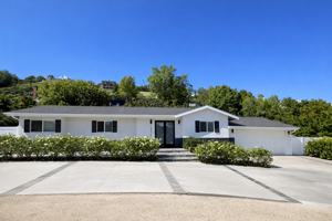 featured image of 19275 Cresthaven Ln