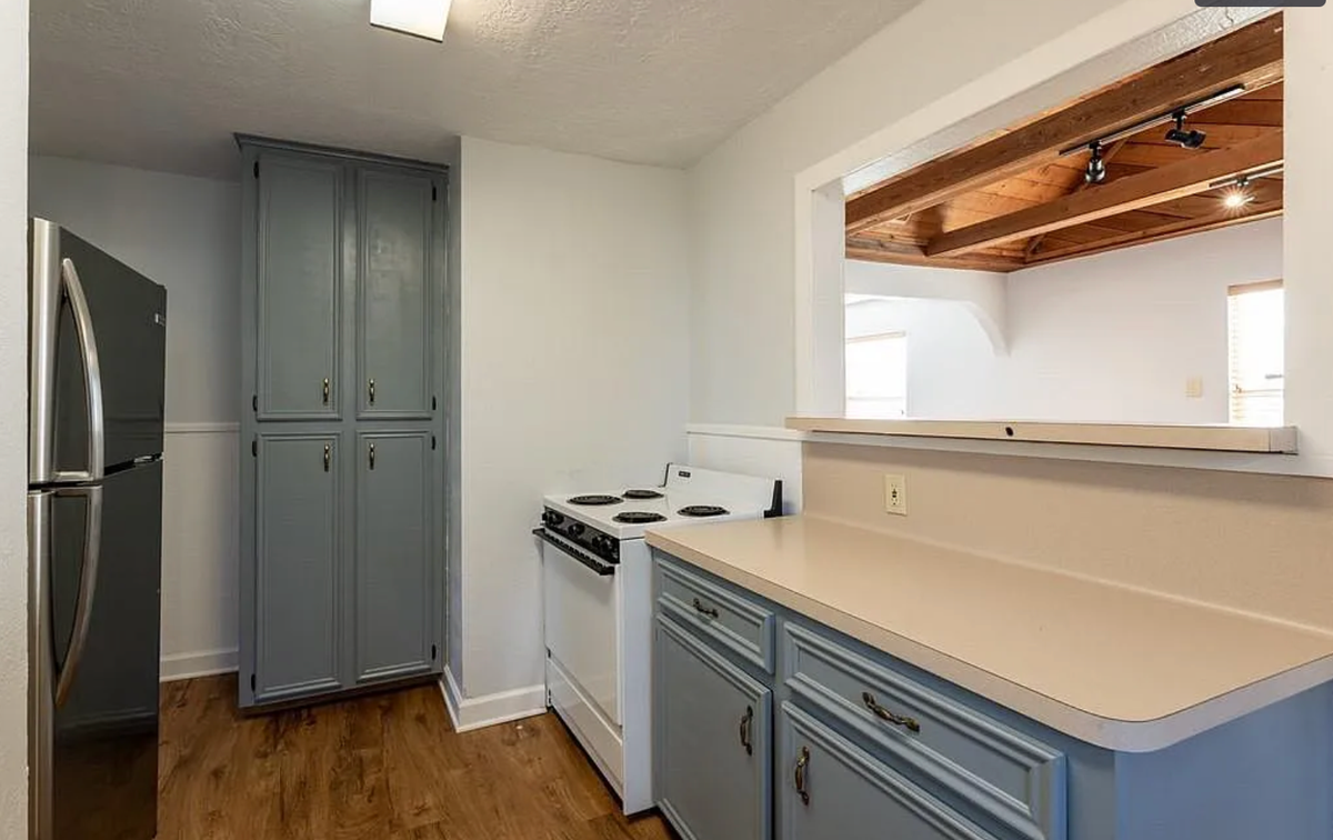 704 Edgemore Dr - Photo 5 of 28