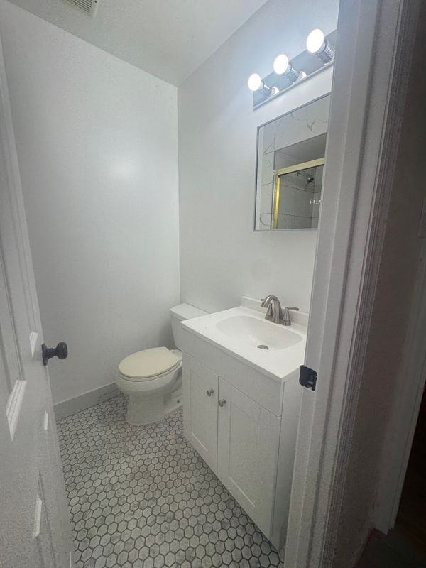 2148 E 69th St - Photo 4 of 10