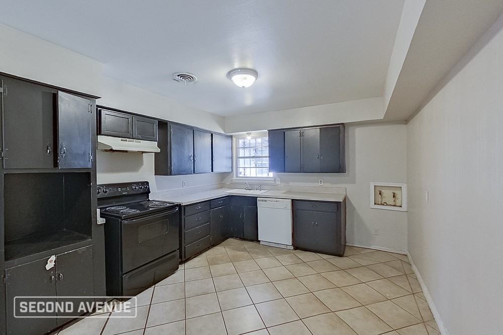 9243 Rosecliff Dr - Photo 2 of 13