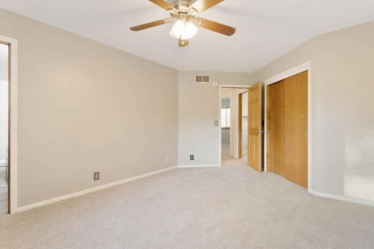 5120 S 162nd Ave - Photo 2 of 24