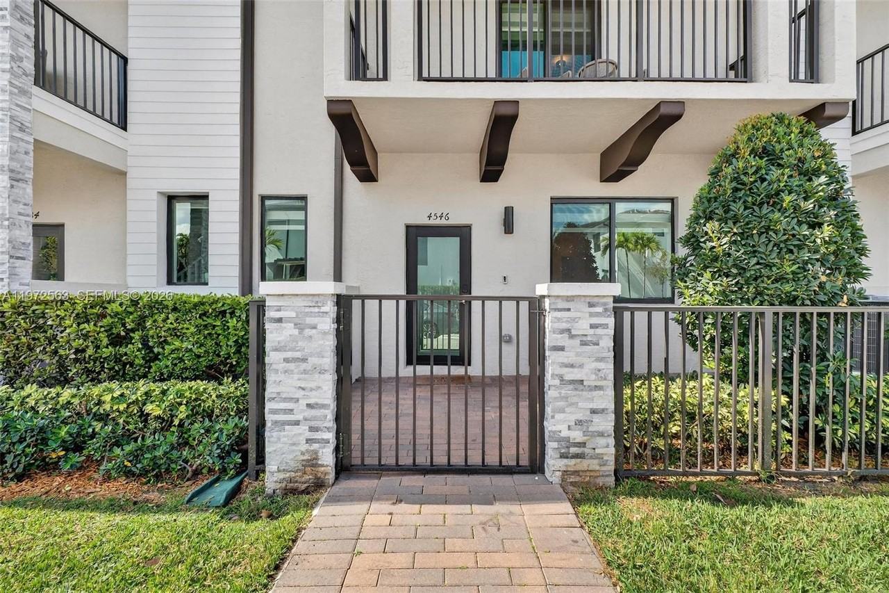 4546 Northwest 83rd Avenue - Photo 2 of 29