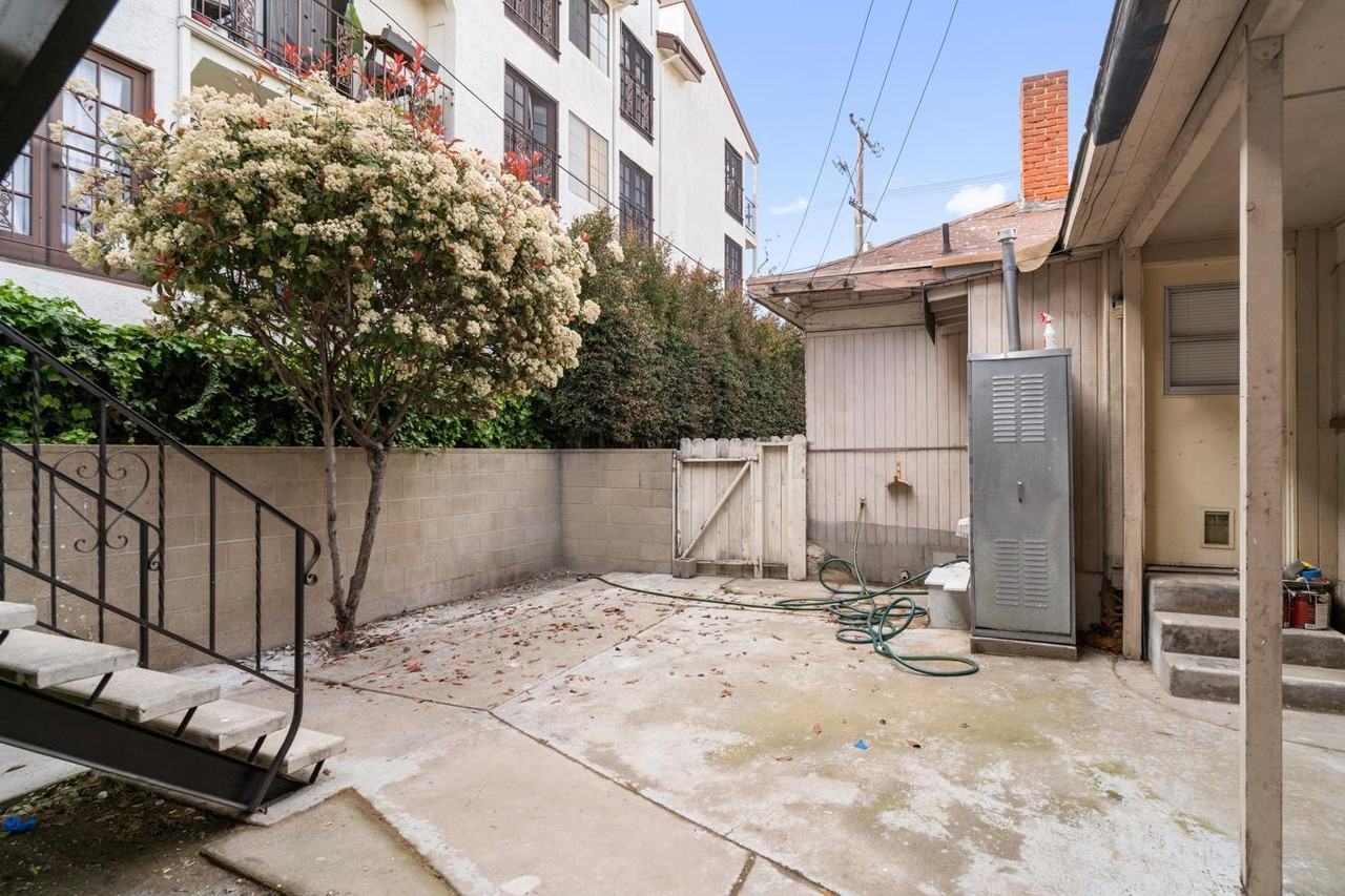 1275 Robinson Ave - Photo 5 of 19